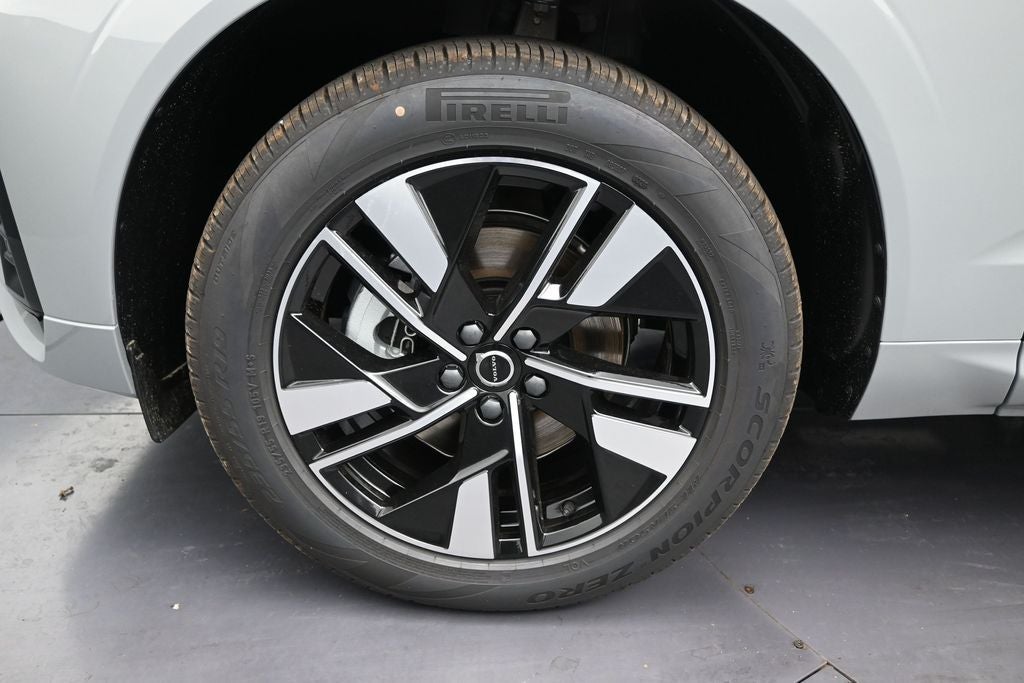 2026 Volvo XC60 B5 Core