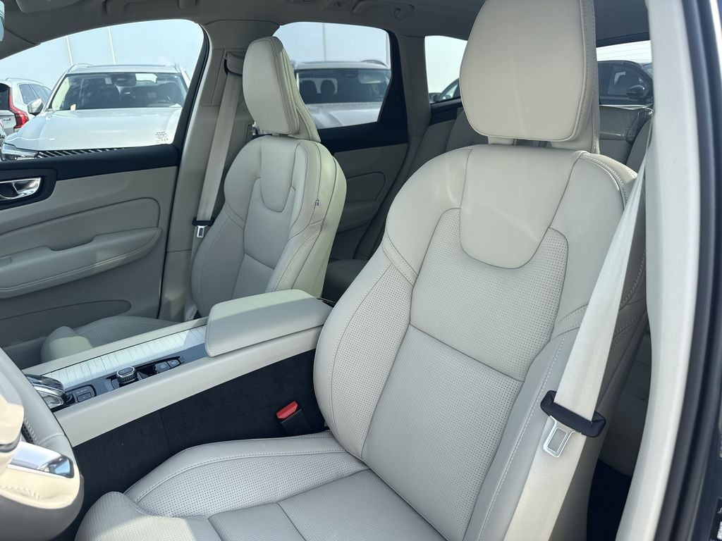 2026 Volvo XC60 B5 Ultra