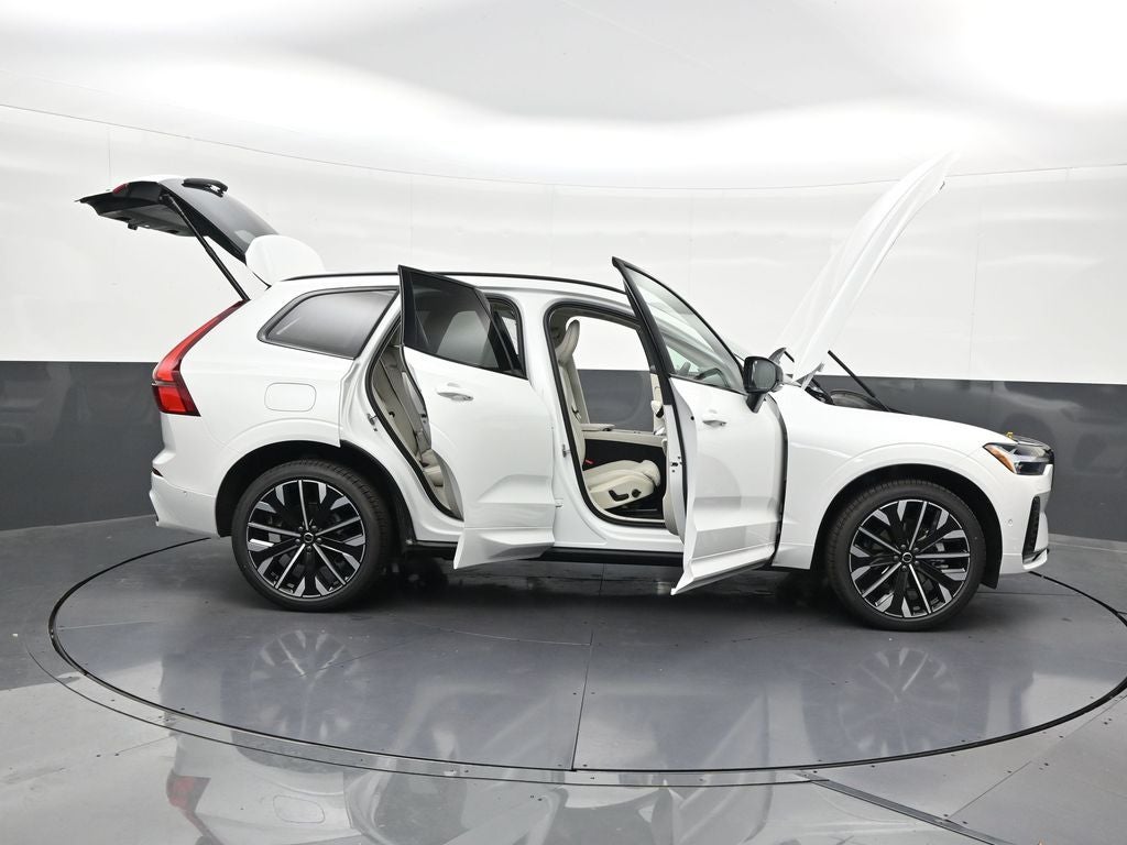 2026 Volvo XC60 B5 Ultra
