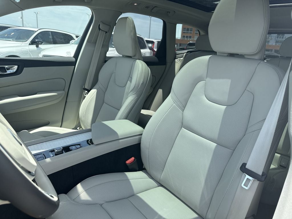 2026 Volvo XC60 B5 Ultra