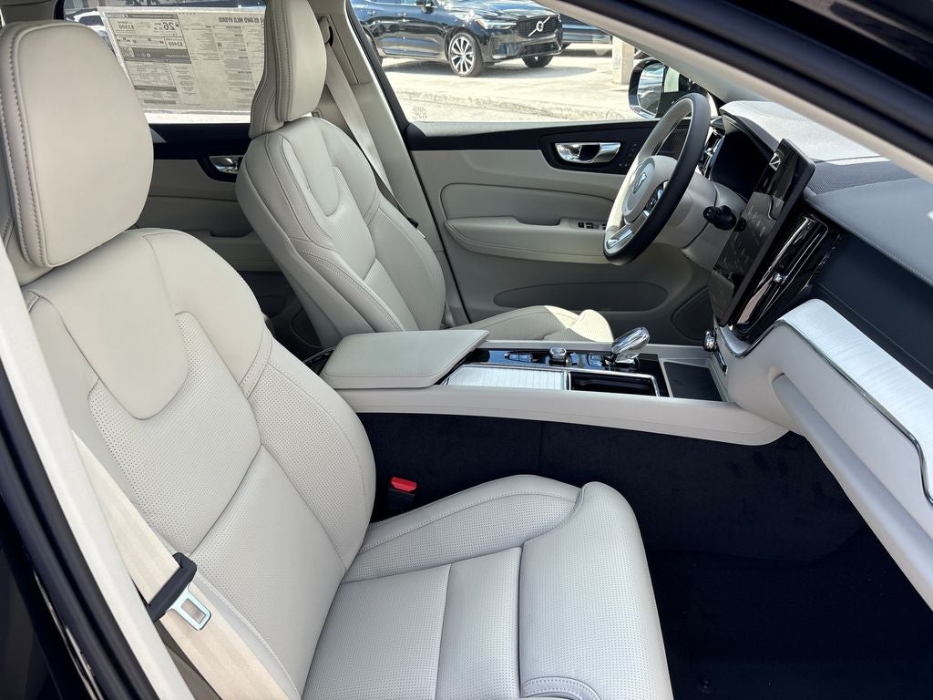 2026 Volvo XC60 B5 Ultra