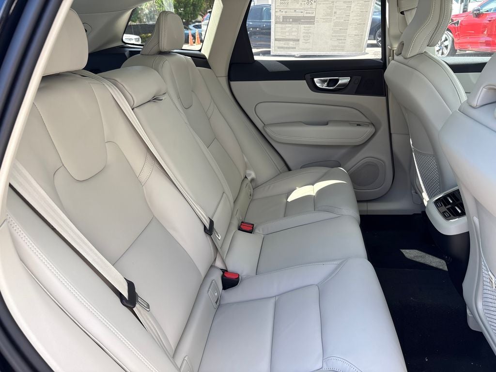 2026 Volvo XC60 B5 Ultra