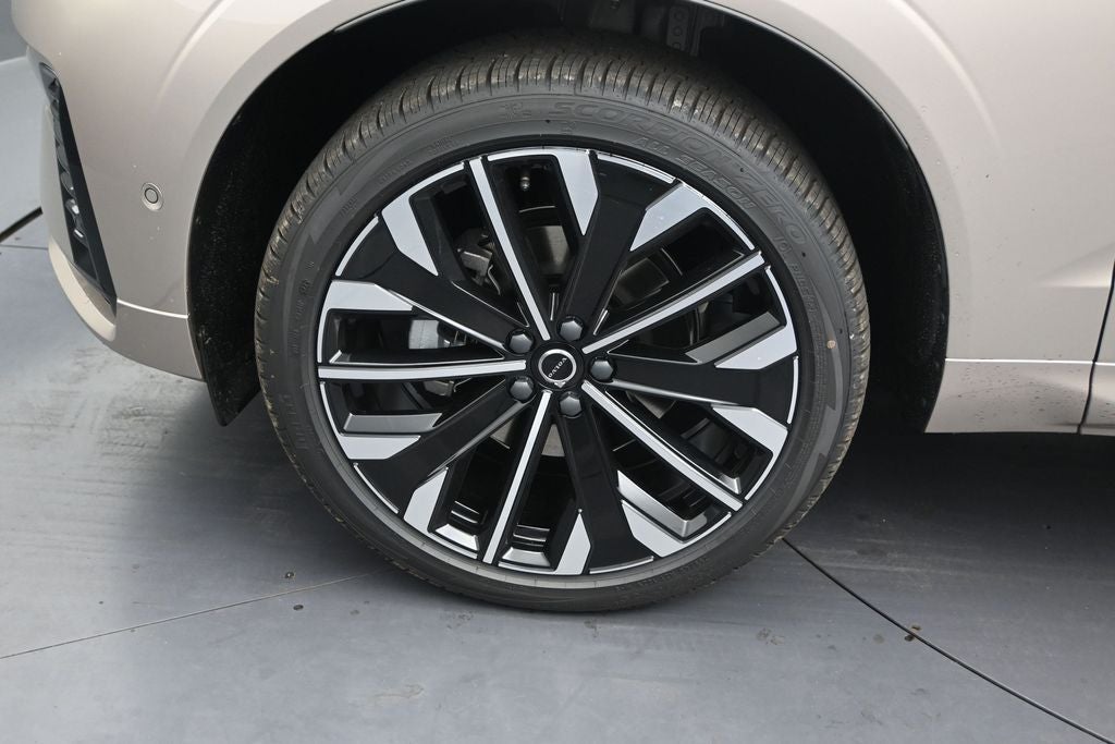 2026 Volvo XC60 B5 Ultra
