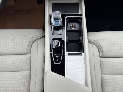 2026 Volvo XC60 B5 Ultra