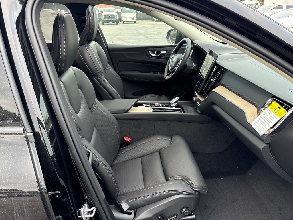 2026 Volvo XC60 B5 Ultra