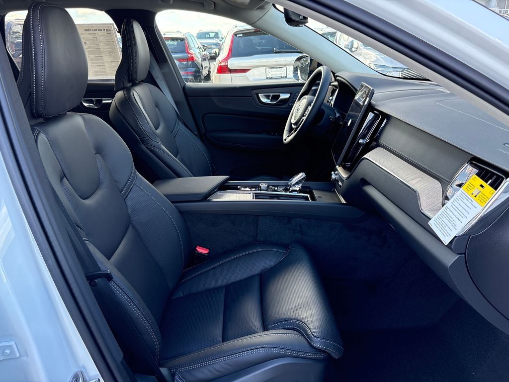 2026 Volvo XC60 B5 Ultra