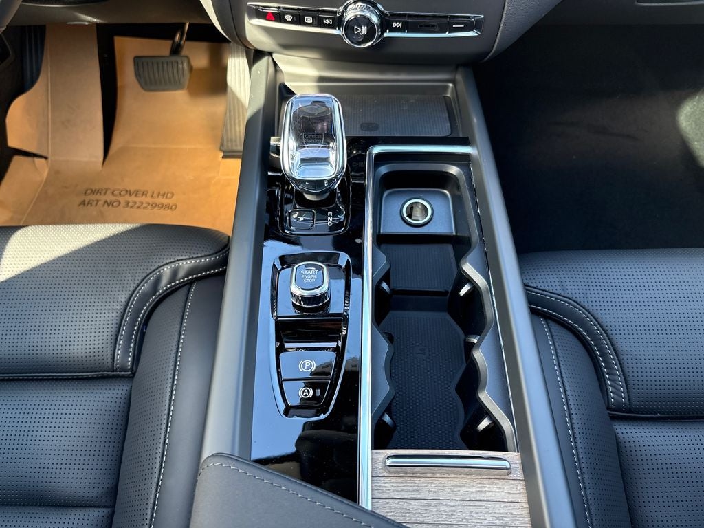 2026 Volvo XC60 B5 Ultra