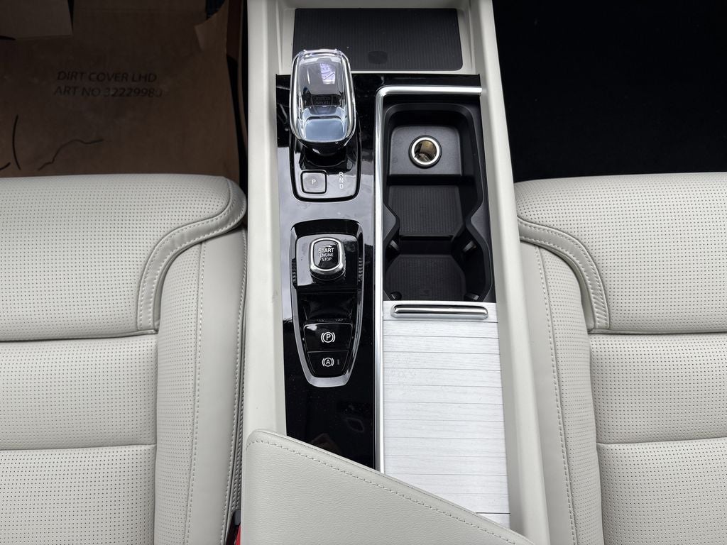 2026 Volvo XC60 B5 Ultra