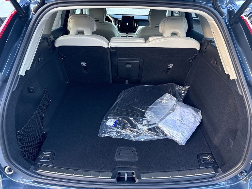 2026 Volvo XC60 B5 Ultra