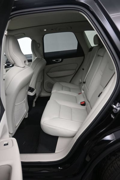 2027 Volvo XC60 B5 Ultra