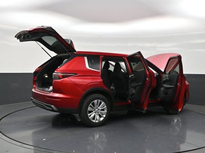 2026 Mitsubishi Outlander ES
