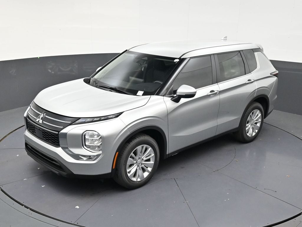 2026 Mitsubishi Outlander ES