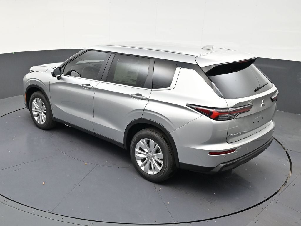 2026 Mitsubishi Outlander ES