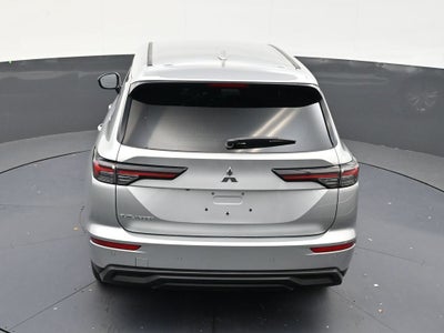 2026 Mitsubishi Outlander ES
