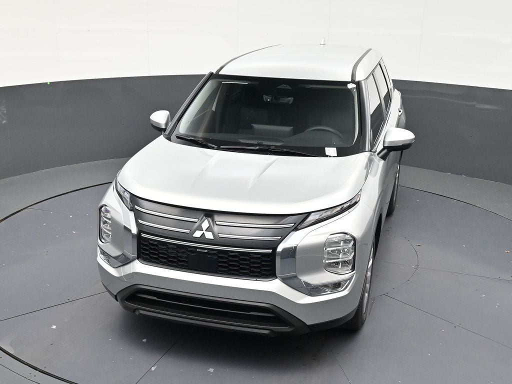 2026 Mitsubishi Outlander ES