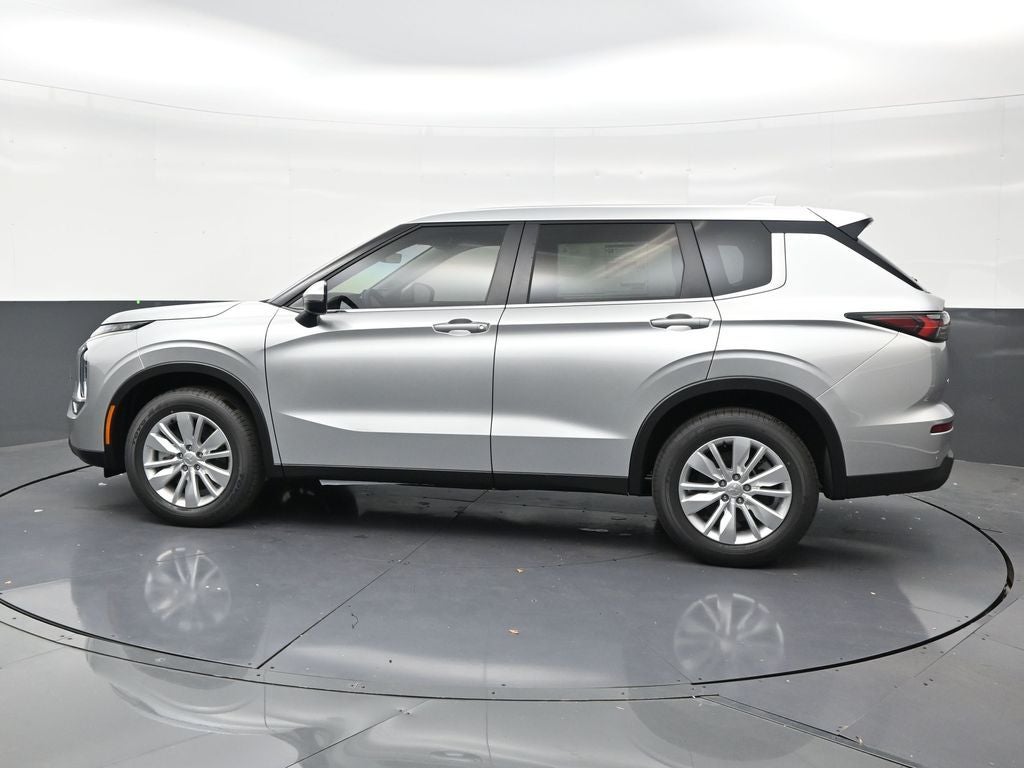 2026 Mitsubishi Outlander ES