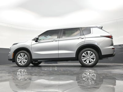 2026 Mitsubishi Outlander ES