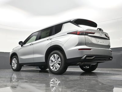 2026 Mitsubishi Outlander ES
