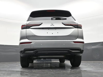 2026 Mitsubishi Outlander ES