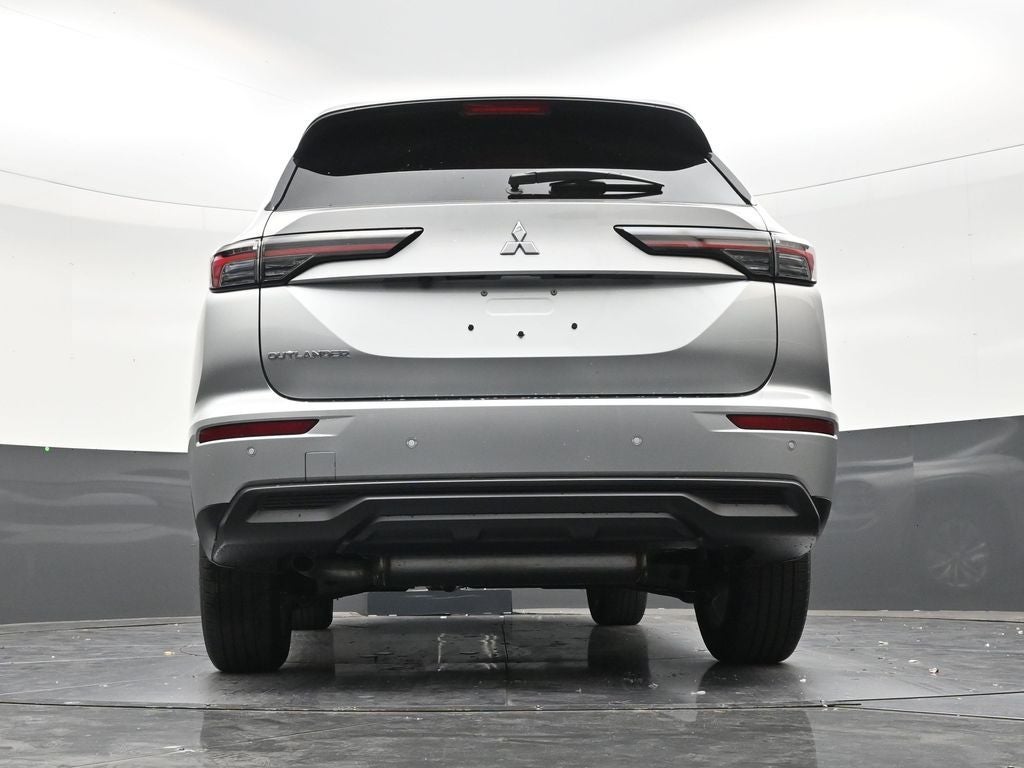 2026 Mitsubishi Outlander ES