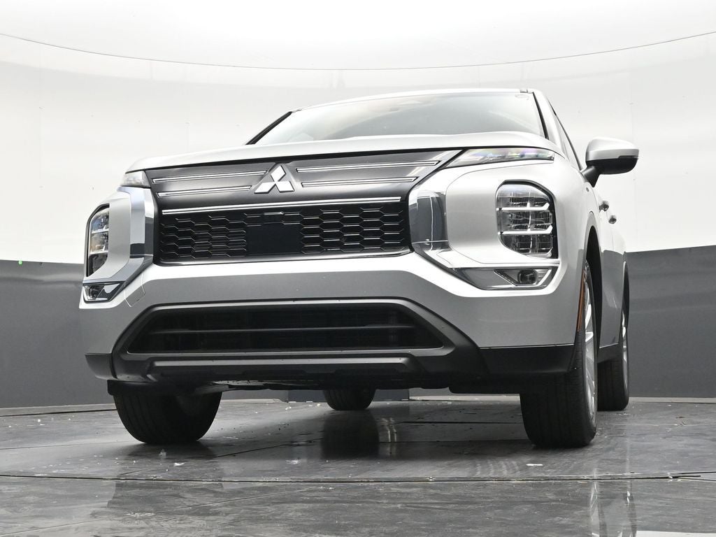2026 Mitsubishi Outlander ES