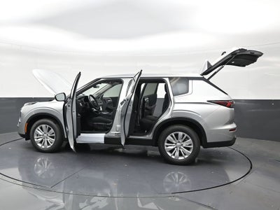 2026 Mitsubishi Outlander ES