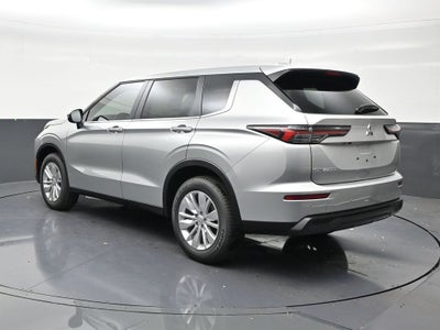 2026 Mitsubishi Outlander ES