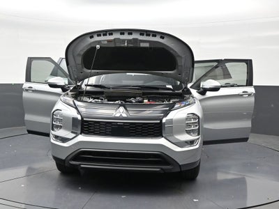 2026 Mitsubishi Outlander ES