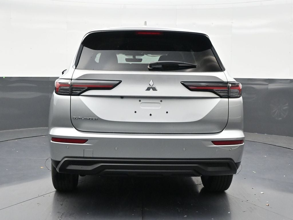 2026 Mitsubishi Outlander ES