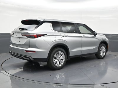 2026 Mitsubishi Outlander ES