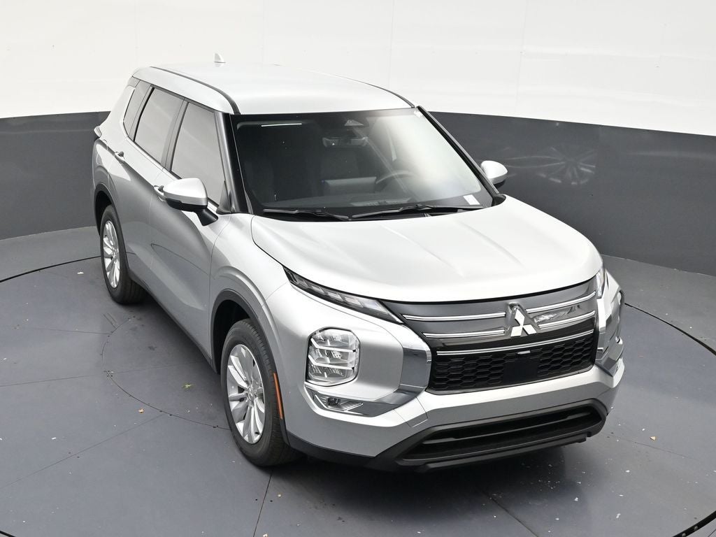 2026 Mitsubishi Outlander ES