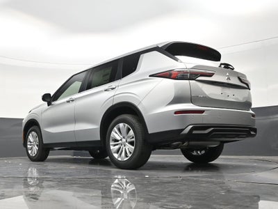 2026 Mitsubishi Outlander ES