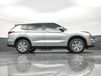 2026 Mitsubishi Outlander ES