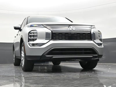 2026 Mitsubishi Outlander ES