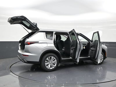 2026 Mitsubishi Outlander ES