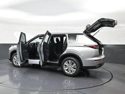 2026 Mitsubishi Outlander ES