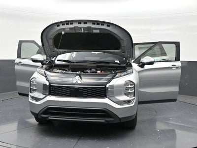 2026 Mitsubishi Outlander ES
