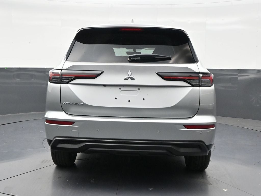 2026 Mitsubishi Outlander ES