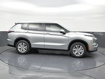 2026 Mitsubishi Outlander ES