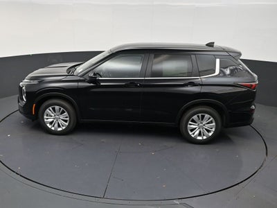 2026 Mitsubishi Outlander ES