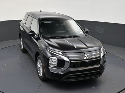 2026 Mitsubishi Outlander ES