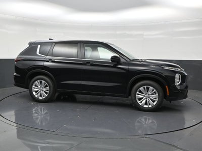 2026 Mitsubishi Outlander ES