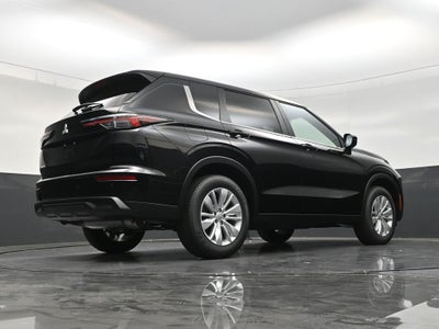 2026 Mitsubishi Outlander ES