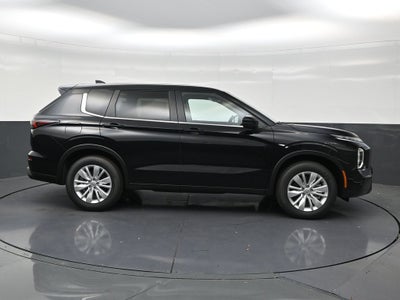2026 Mitsubishi Outlander ES