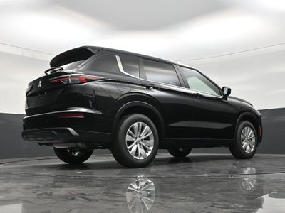 2026 Mitsubishi Outlander ES