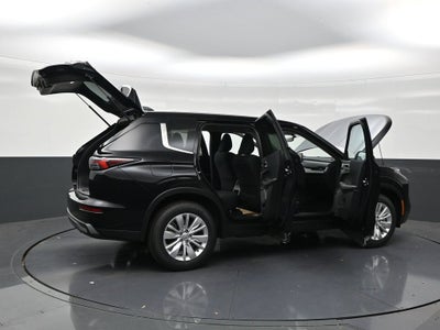2026 Mitsubishi Outlander ES
