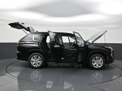 2026 Mitsubishi Outlander ES
