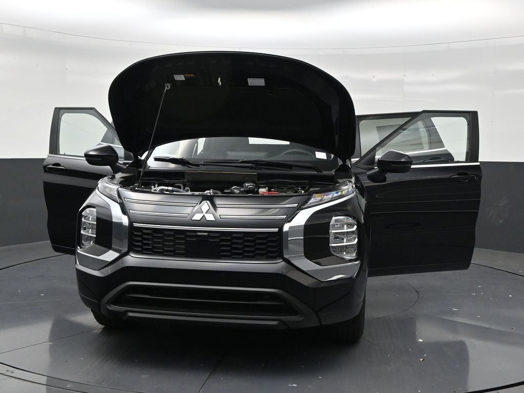 2026 Mitsubishi Outlander ES