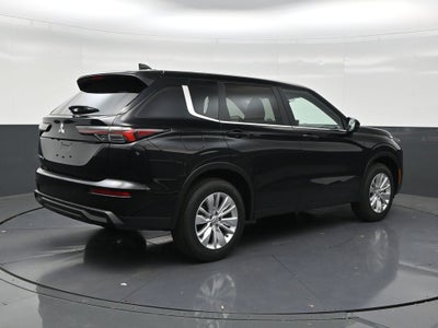 2026 Mitsubishi Outlander ES