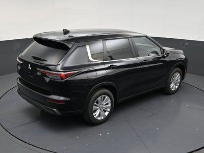 2026 Mitsubishi Outlander ES